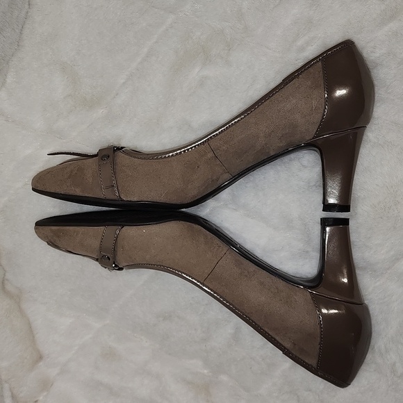 Easy Spirit - Picture 4 of 12